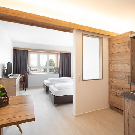 Snooze Apartments Holzkirchen  Eksteriør bilde